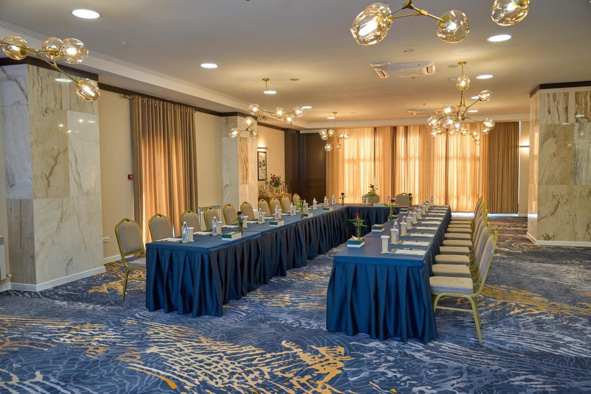 Garden Hotel & Spa Bişkek Dış mekan fotoğraf