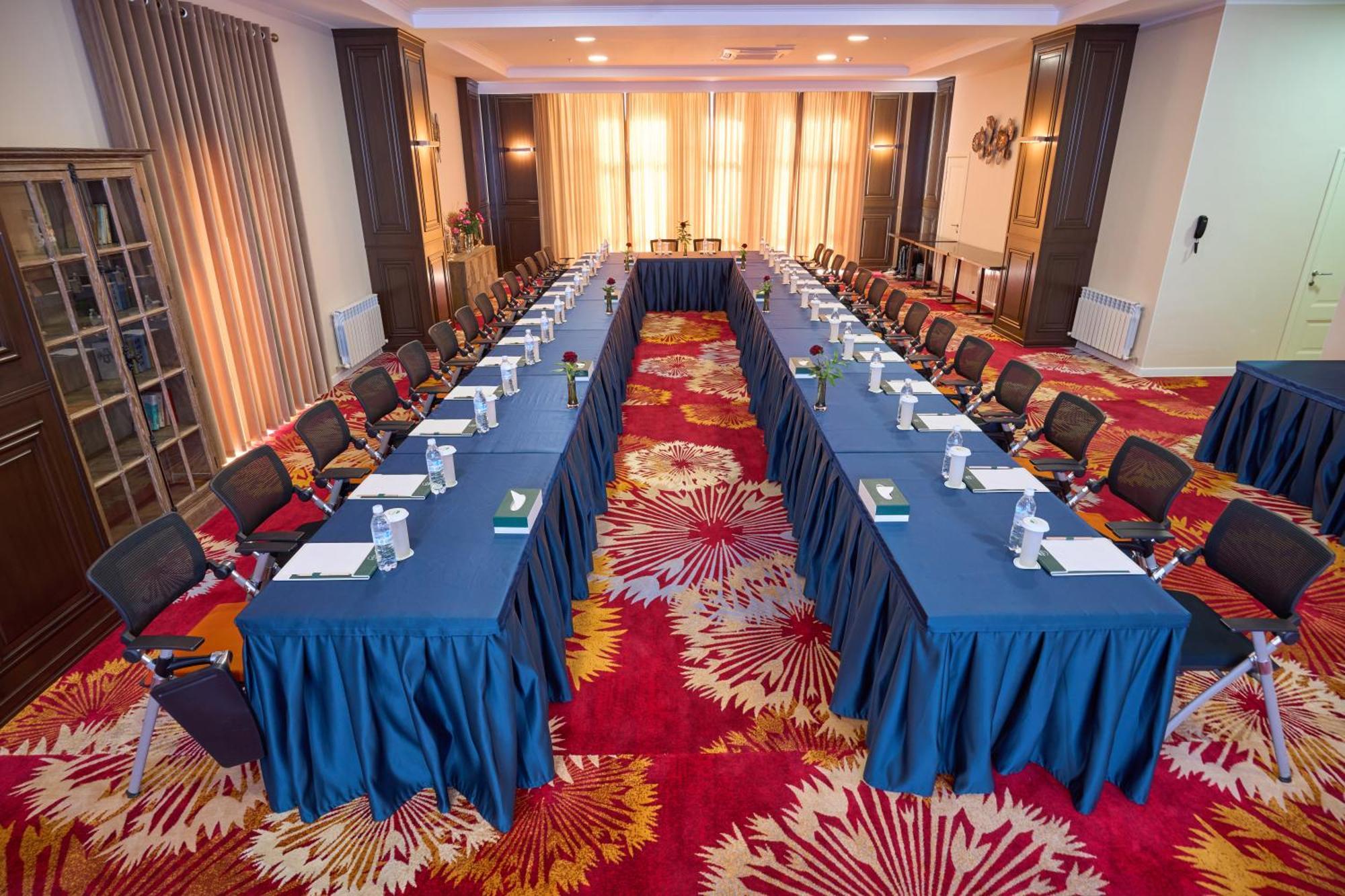 Garden Hotel & Spa Bişkek Dış mekan fotoğraf
