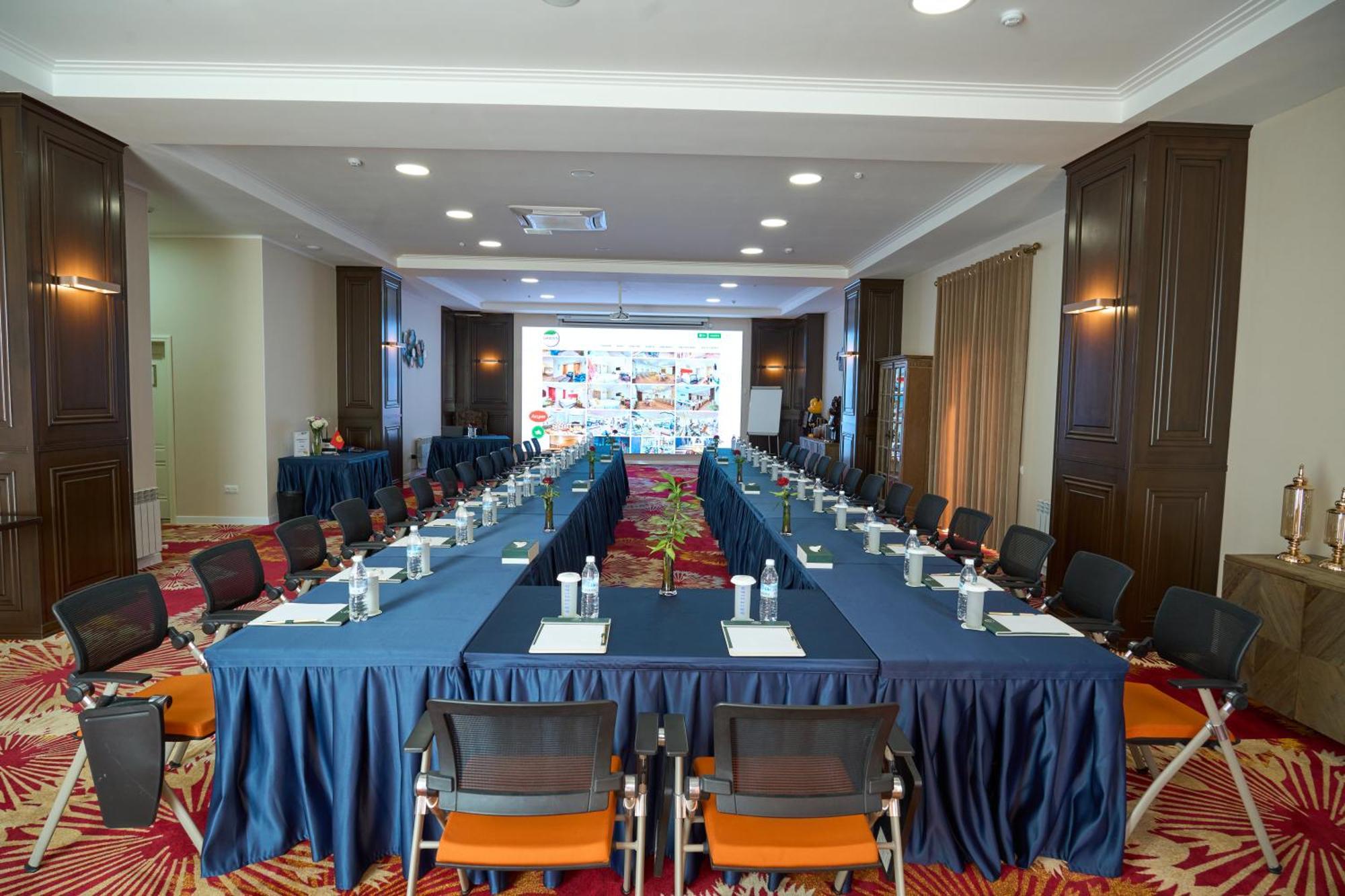 Garden Hotel & Spa Bişkek Dış mekan fotoğraf