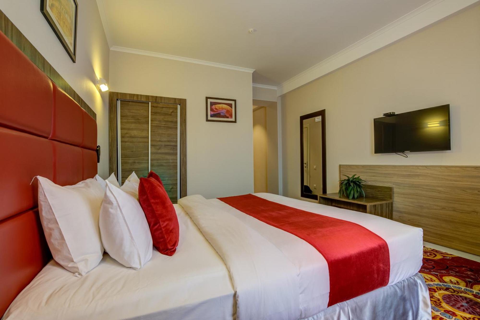 Garden Hotel & Spa Bişkek Dış mekan fotoğraf