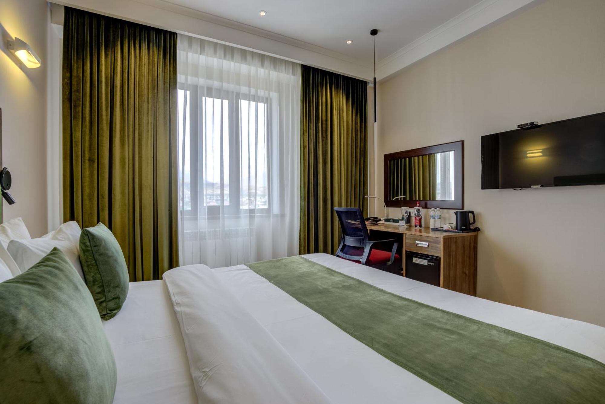 Garden Hotel & Spa Bişkek Dış mekan fotoğraf