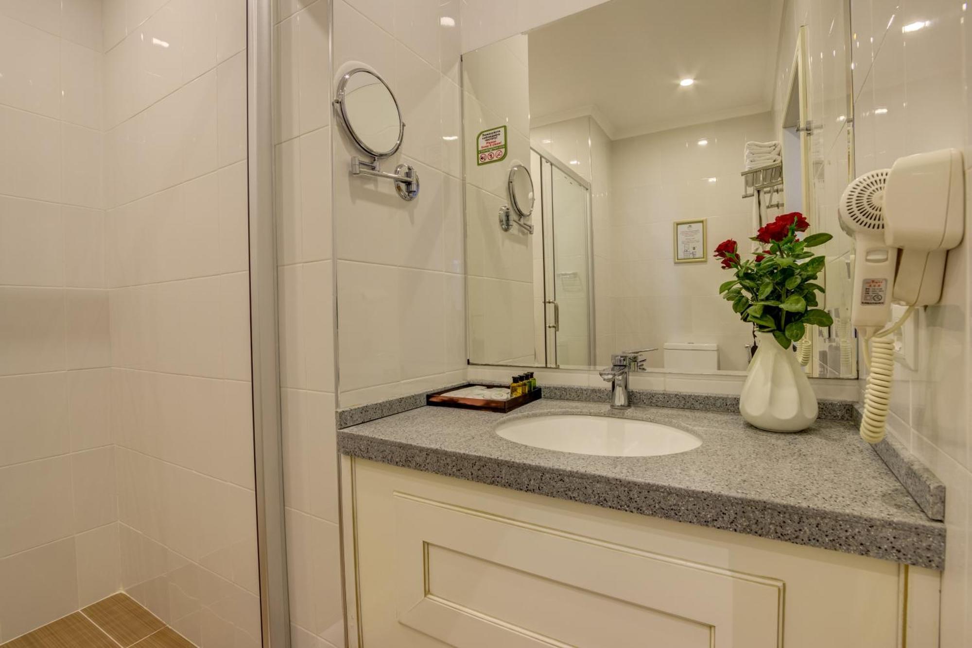 Garden Hotel & Spa Bişkek Dış mekan fotoğraf