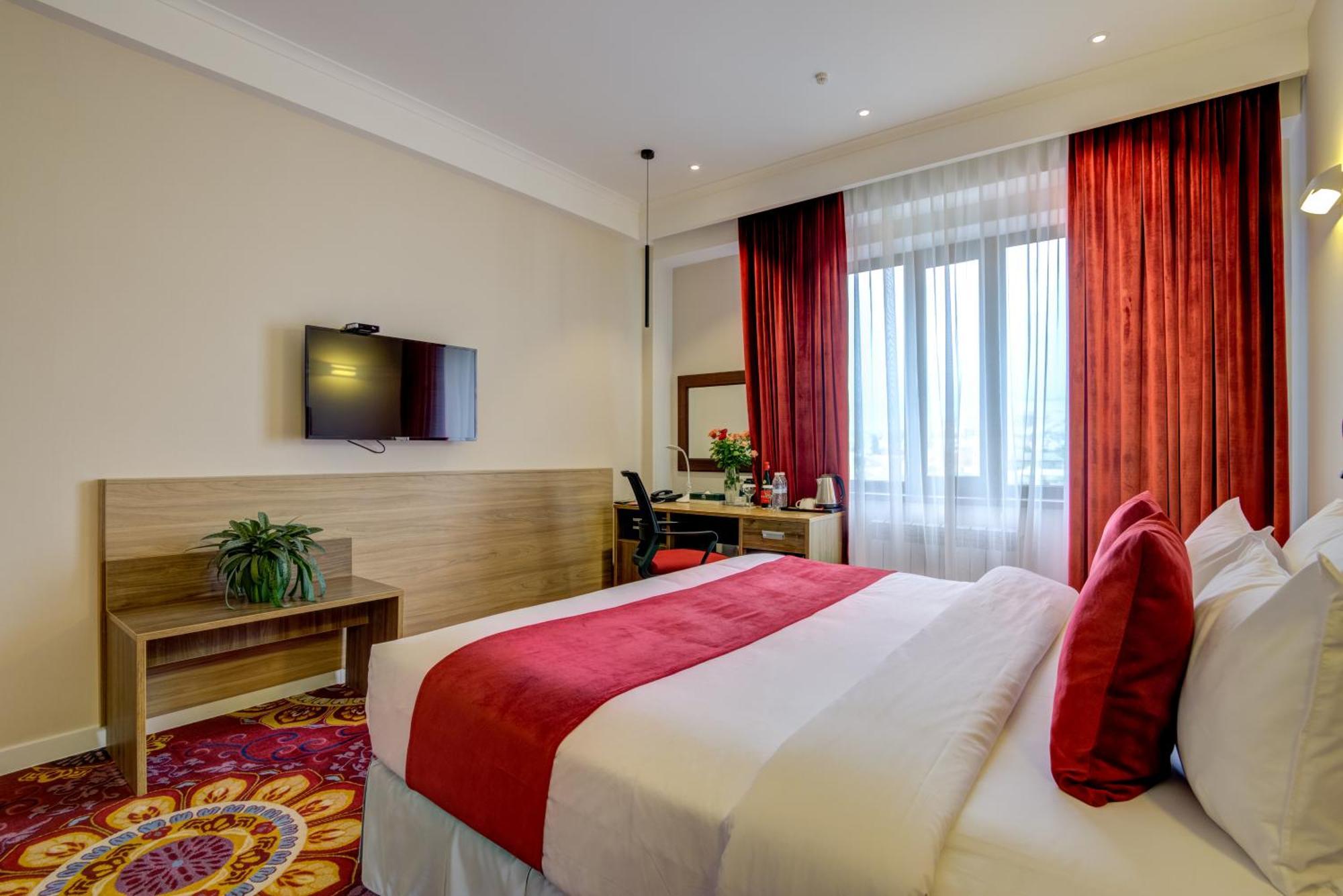 Garden Hotel & Spa Bişkek Dış mekan fotoğraf