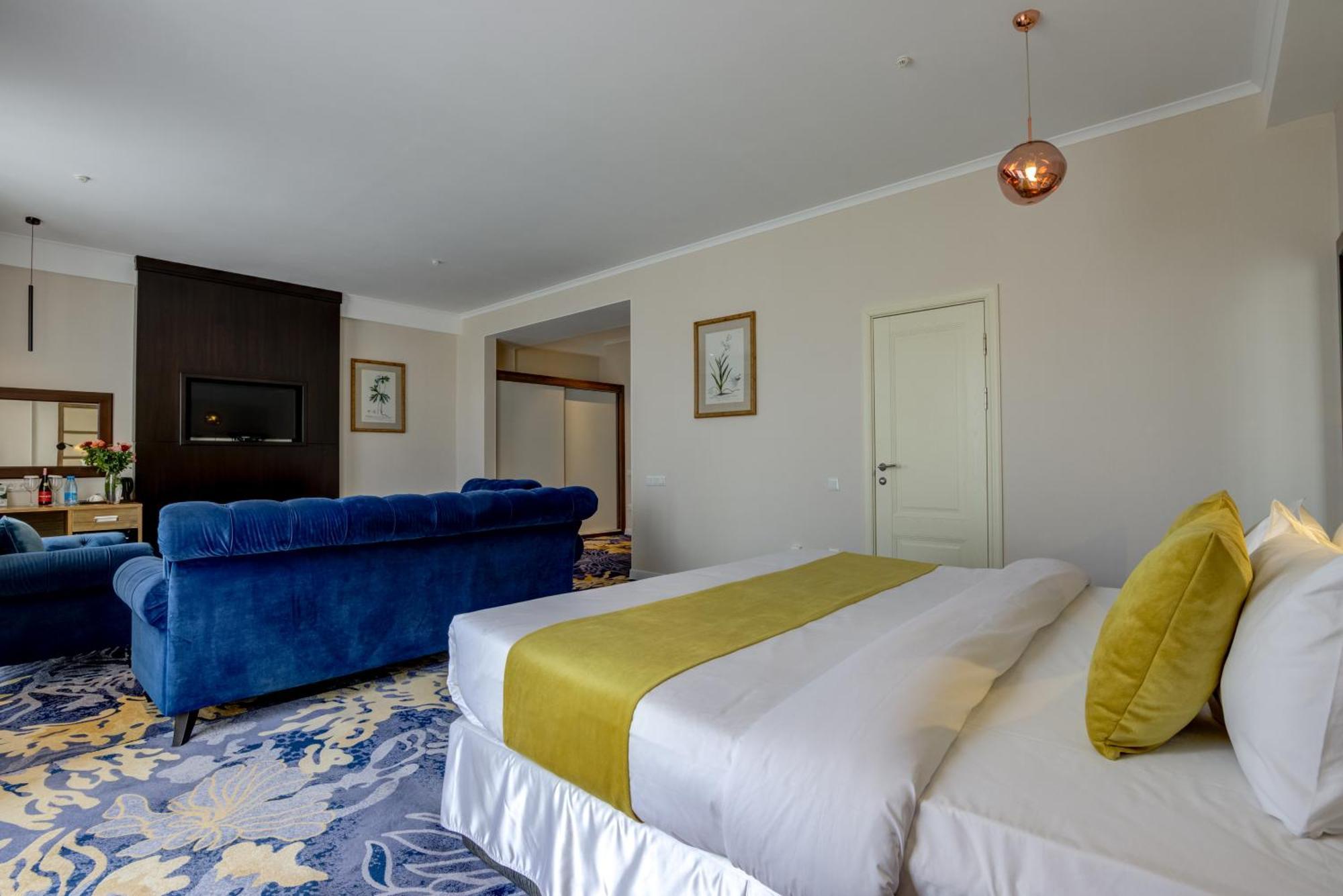 Garden Hotel & Spa Bişkek Dış mekan fotoğraf