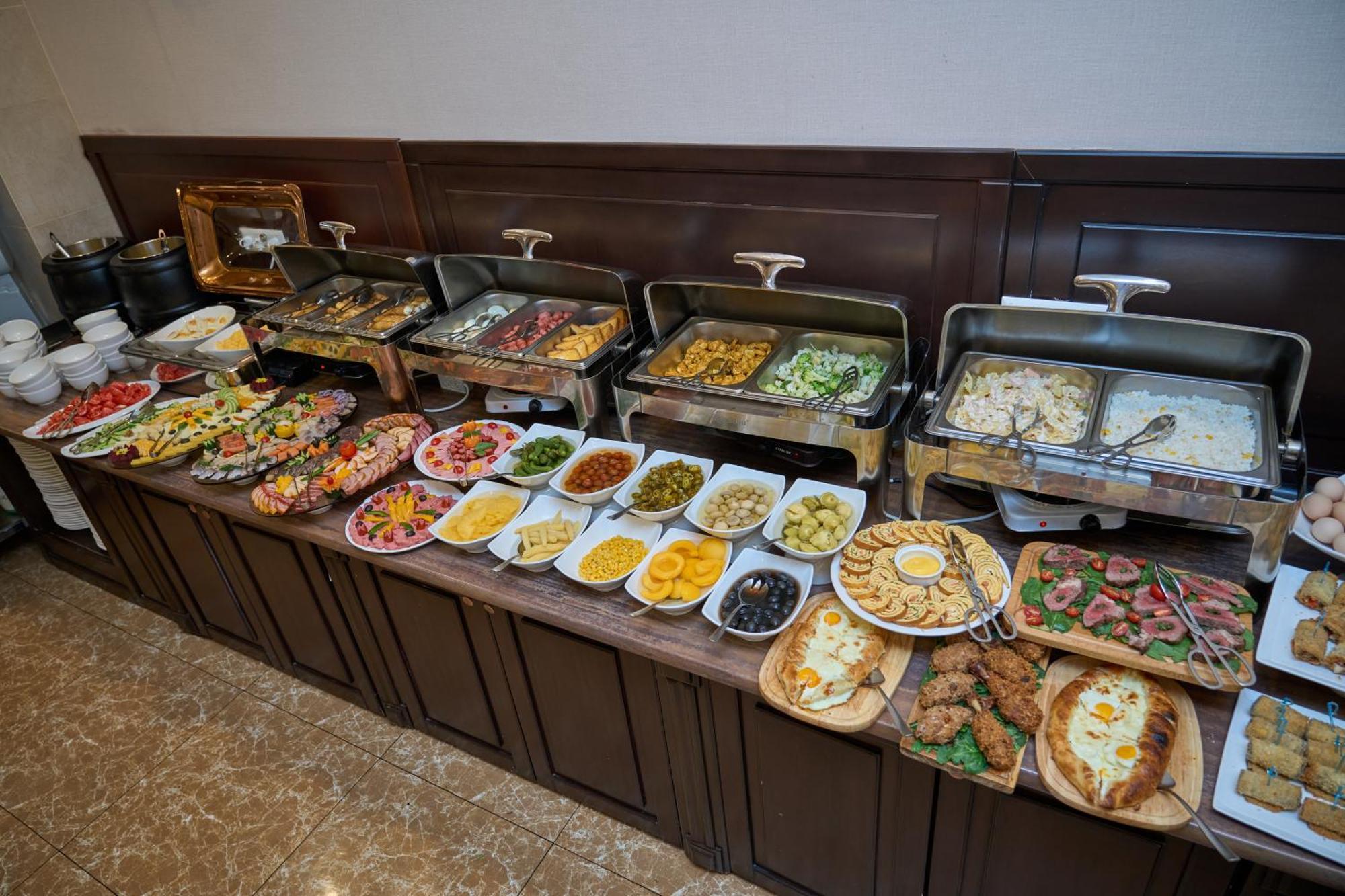 Garden Hotel & Spa Bişkek Dış mekan fotoğraf