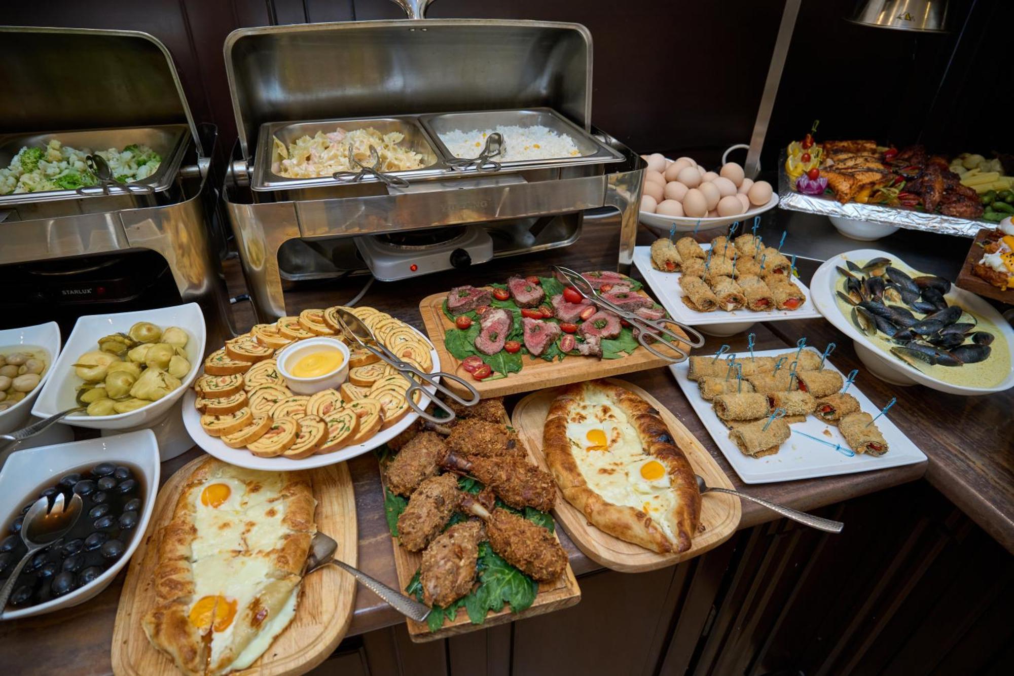 Garden Hotel & Spa Bişkek Dış mekan fotoğraf